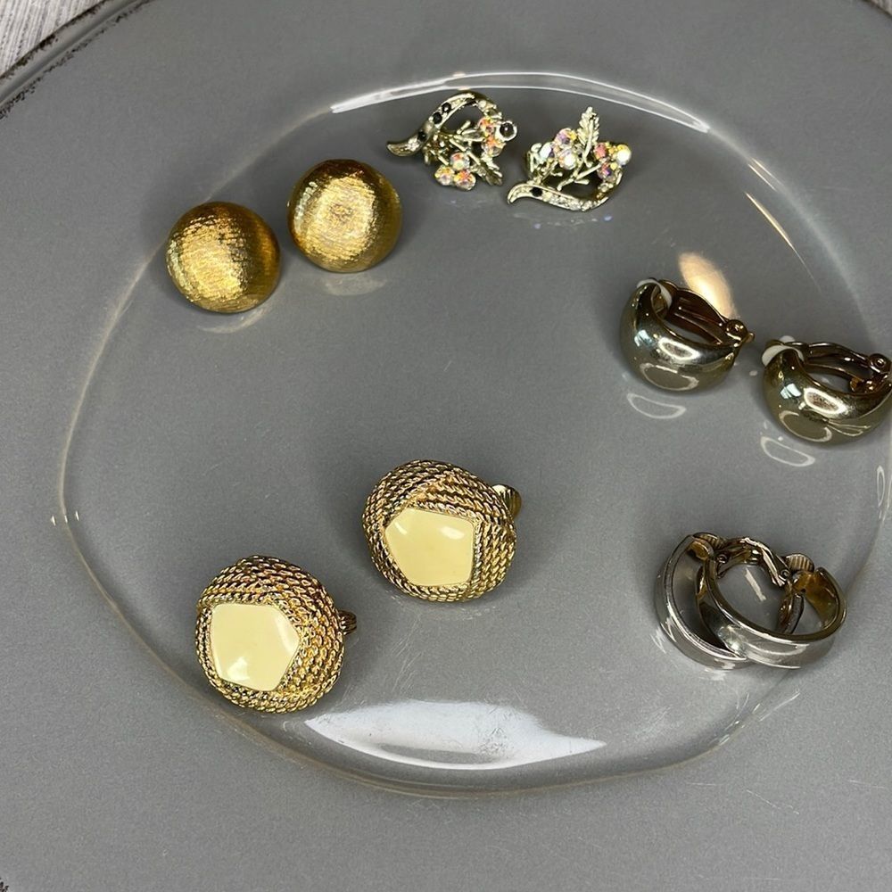 VINTAGE clip on earrings, lot of 5 pair